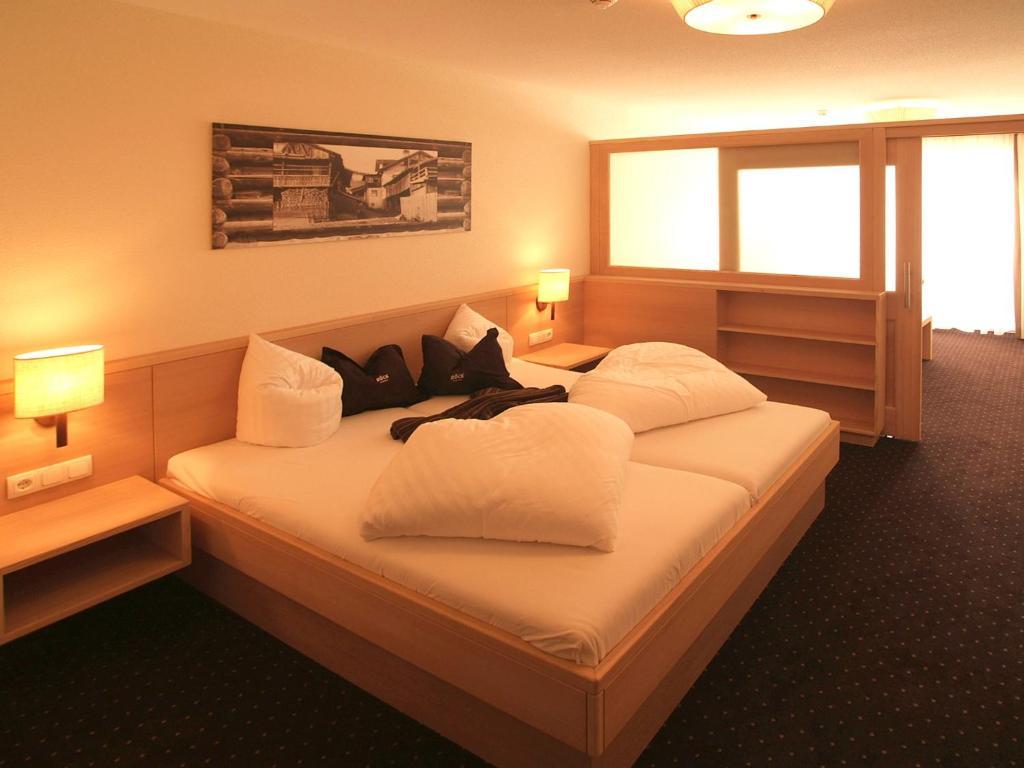 Hotel Röck Garni Fiss Zimmer foto